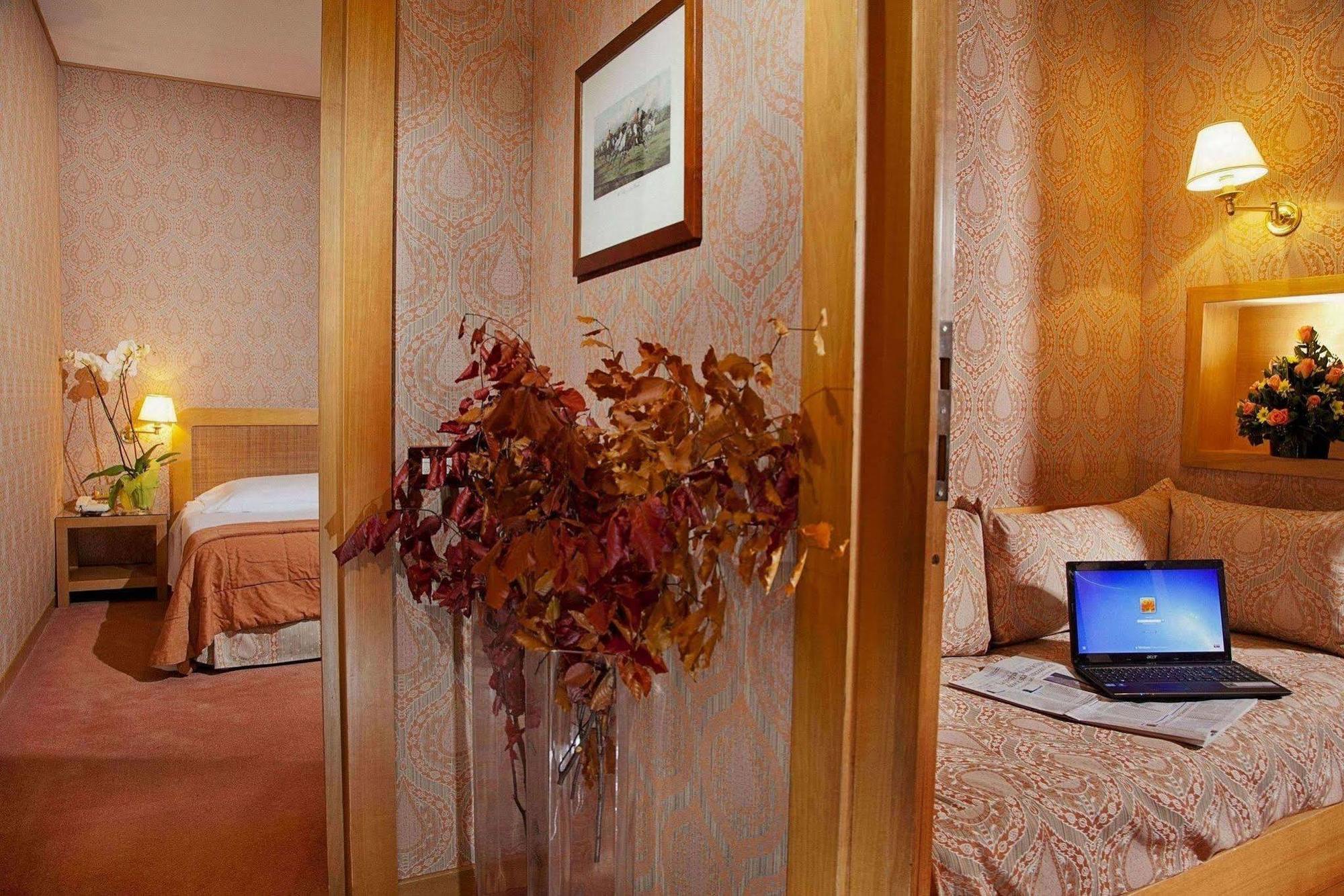 Polo Hotel Roma Exterior foto